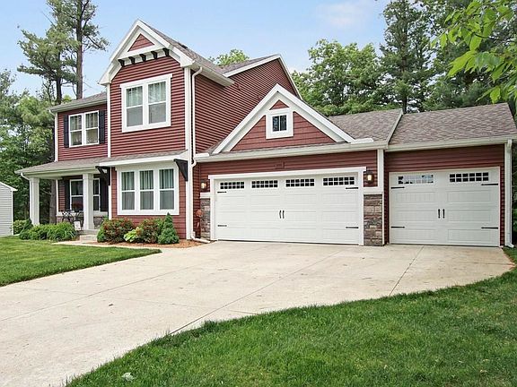 2nd image of 9188 Stratford Woods Trl