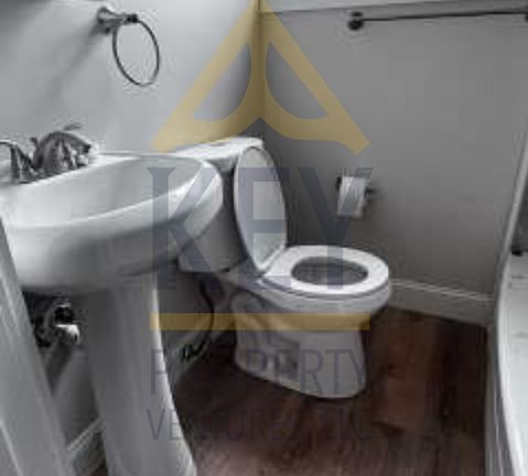 2nd image of 1016 Lake Ave APT 3