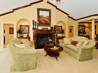 1029 Whitmoor Dr, Weldon Spring, MO 63304