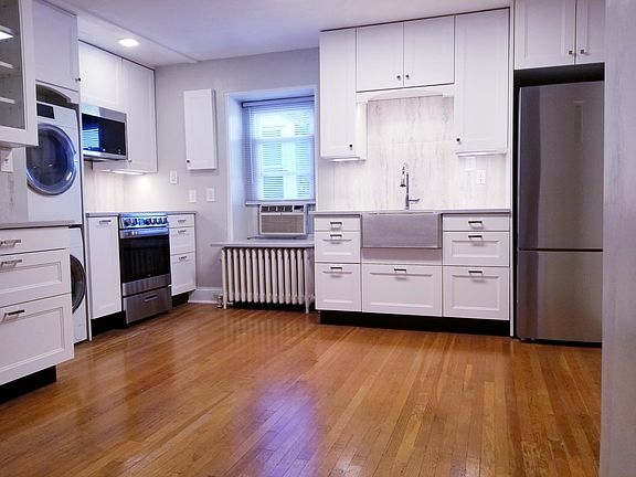 2nd image of 124 E Chestnut Hill Ave Floor 3