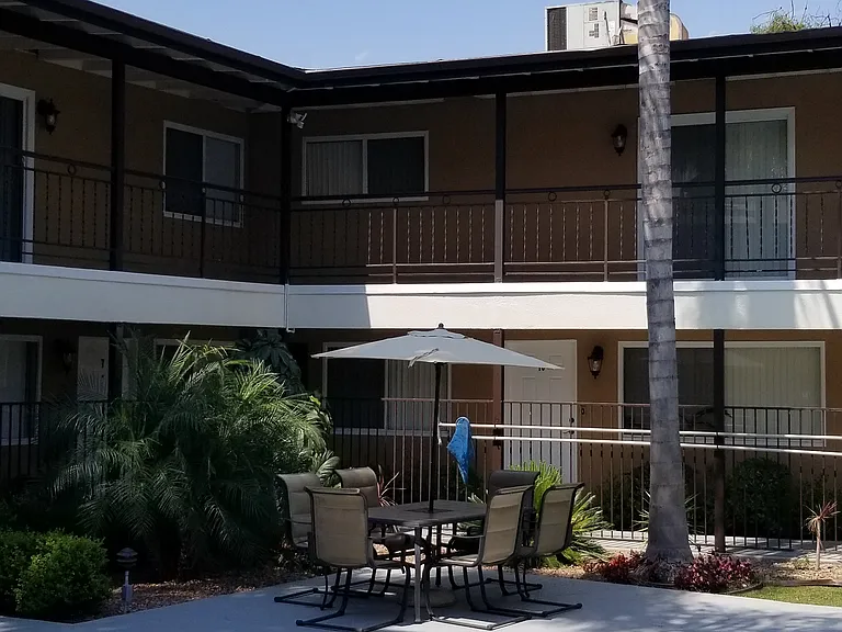 Redlands Pines Apartments — Photo 5
