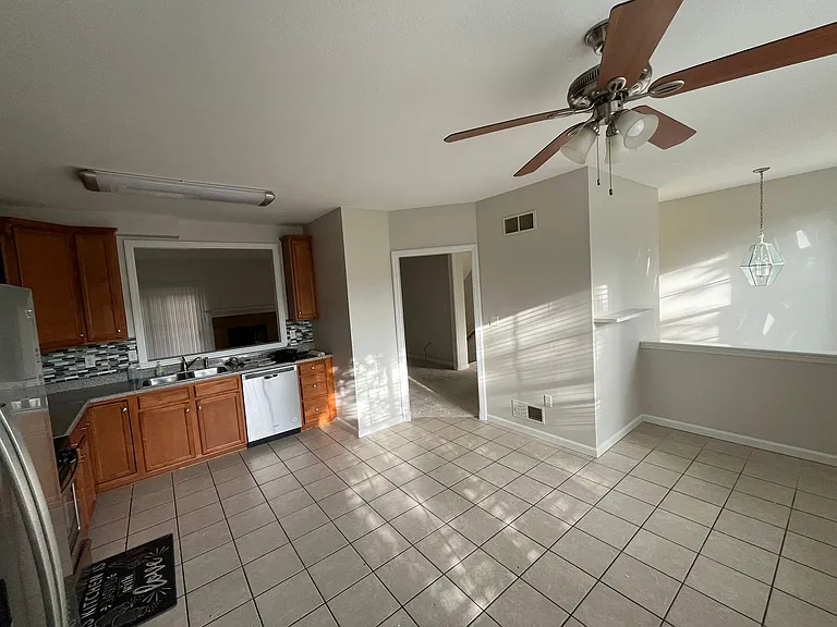 10554 Cherry Grove Ct — Photo 4