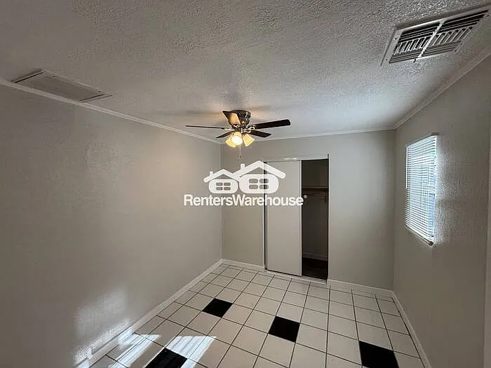 2818 W Heatherbrae Dr — Photo 12