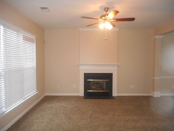 4th image of 3901 Gisbourne Dr