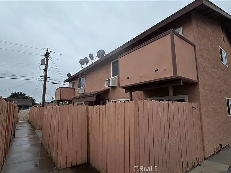 308 N Millard Ave #314 — Photo 2