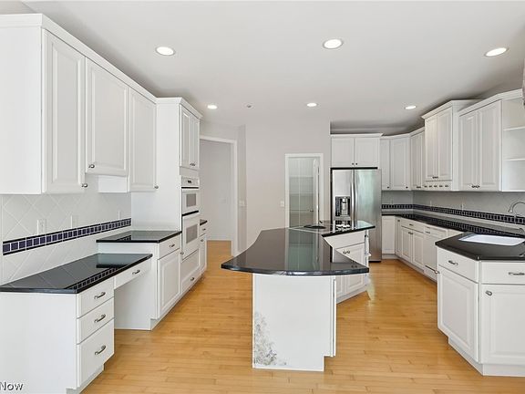 3rd image of 39710 Alsace Ct