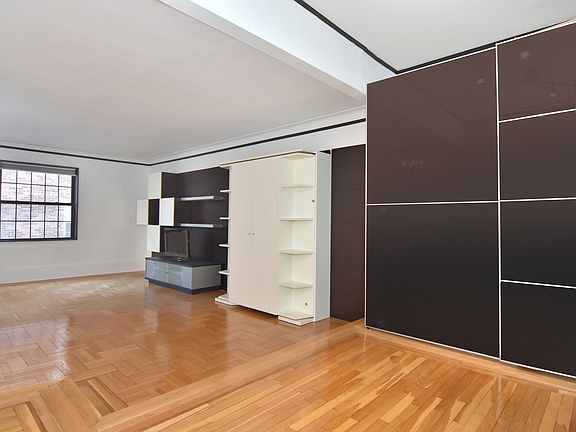 35 Parkview Avenue