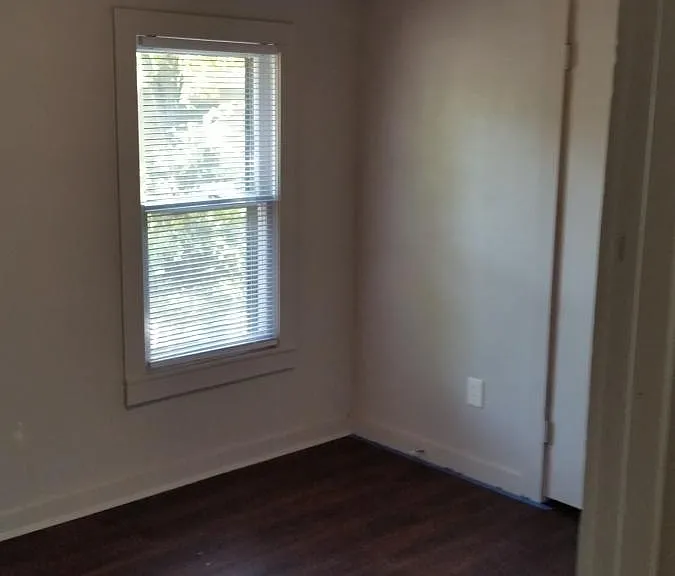 1106 S Avenue B — Photo 11