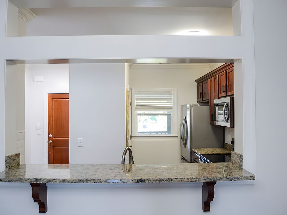 Kitchen bar counter