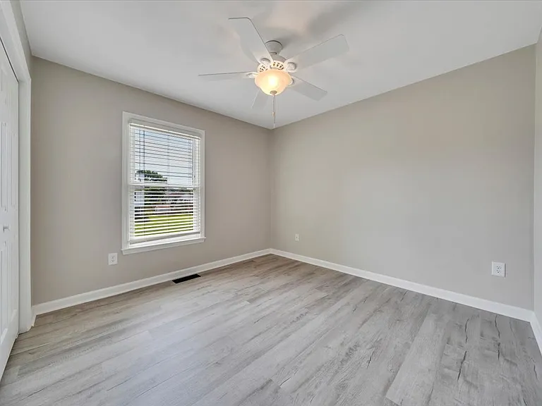 1905 Summerfield Dr — Photo 15