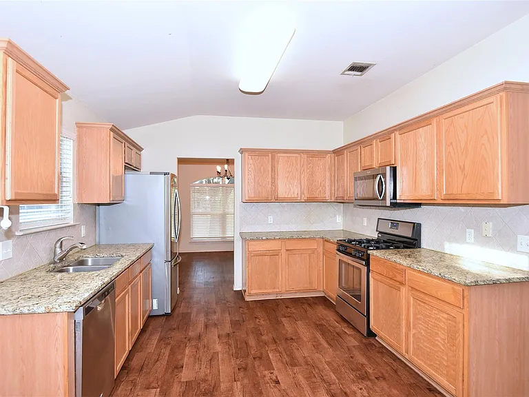 3305 Stonewall Dr — Photo 6