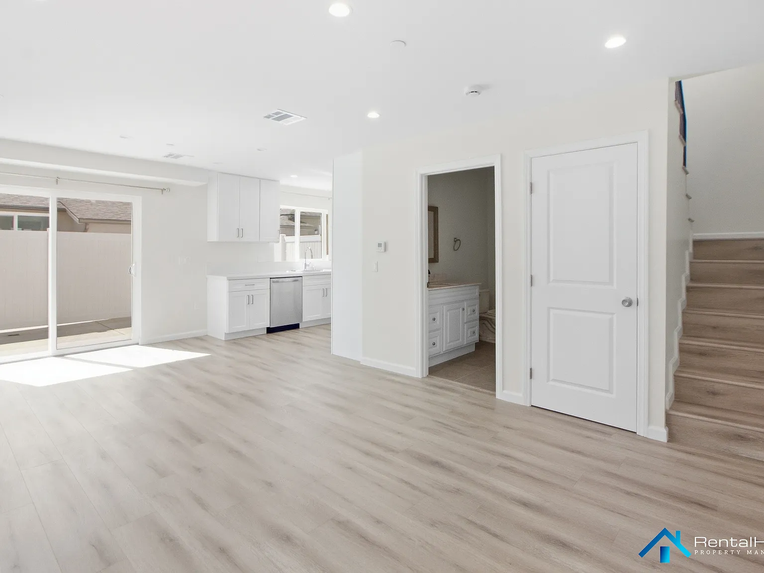 2 bed, 2.5 bath, 950 sqft, $2,845 — Photo 2