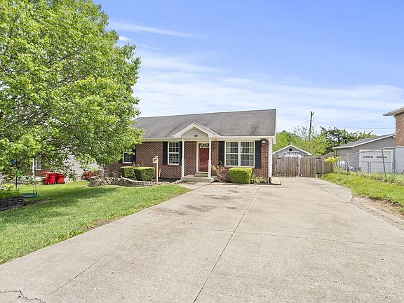 3rd image of 124 Brookfield Dr