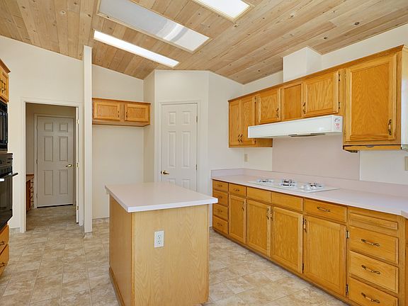 5th image of 6837 Rock Crest Ln