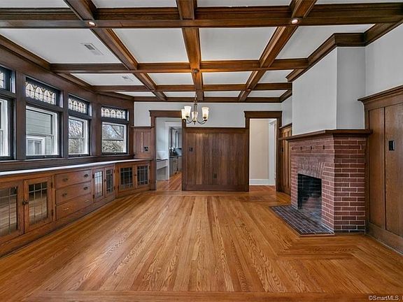 4th image of 24 Howard Ave #2