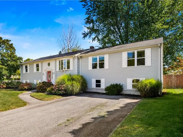 110 Brook Spring Dr, Warwick, RI 02889