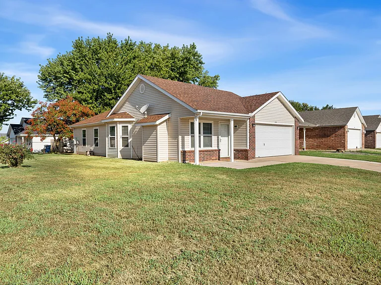 820 SW Arrowhead Dr — Photo 18