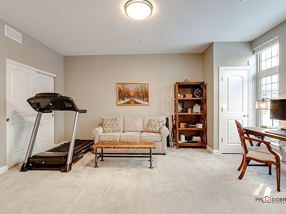 5th image of 630 Parkside Ct