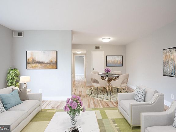 4th image of 1031 Michigan Ave NE APT 102