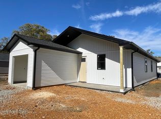 22 Warren St, Paris, TN 38242