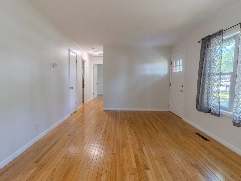 2020 Chippewa St — Photo 4