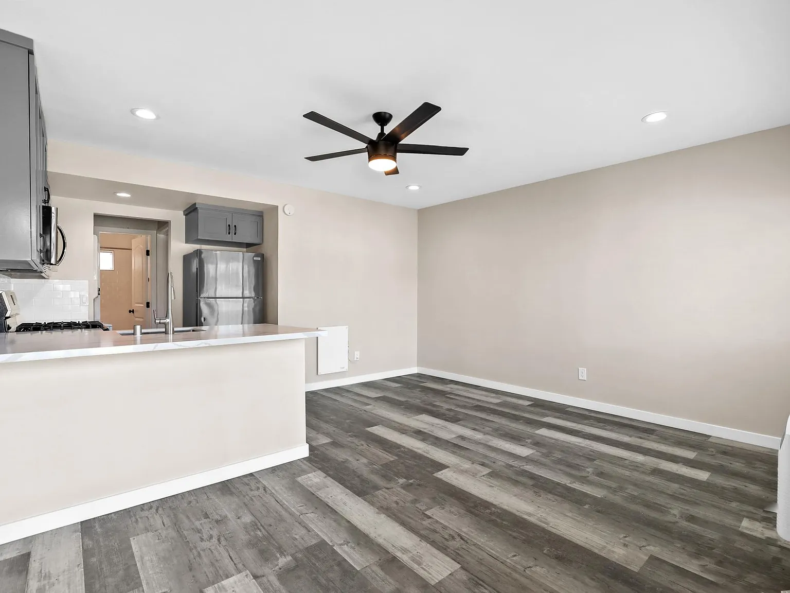 1 bed, 600 sqft, $2,195 — Photo 2
