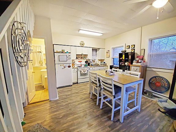 2nd image of 20 Vineyard Ave #B