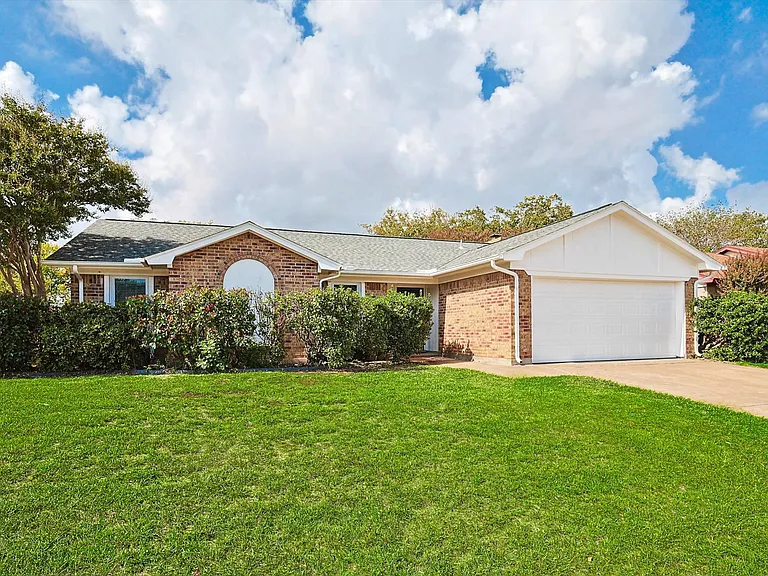 3433 Murphy Dr — Photo 2