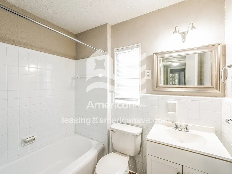 649110_013_wm_-_bathroom_13262442.jpg