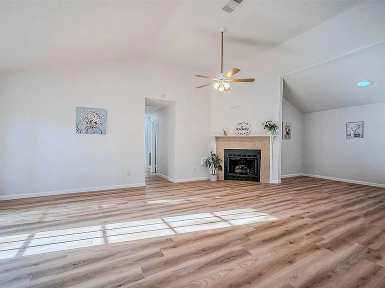 18211 Dinner Creek Dr — Photo 6