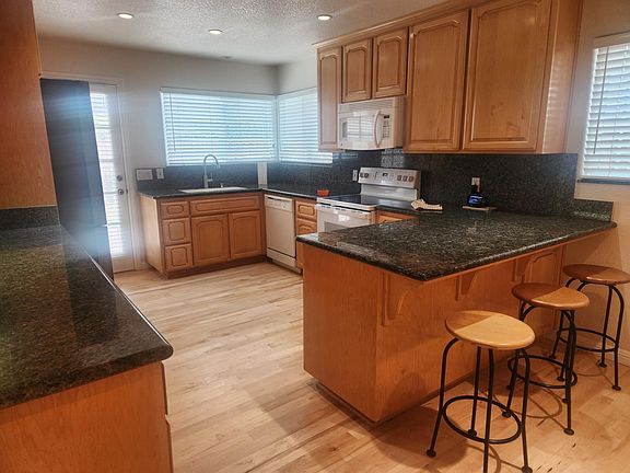 2nd image of 416 Kehoe Ave