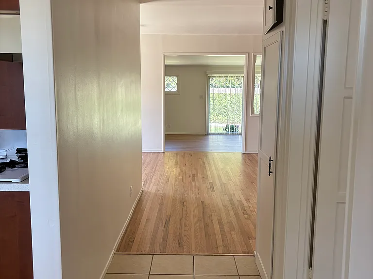 15608 Gerkin Ave — Photo 10