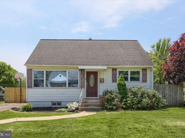 126 Beechwood Dr, Middletown, PA 17057