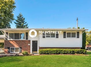 2703 Arrow Heights Dr, Maryland Heights, MO 63043