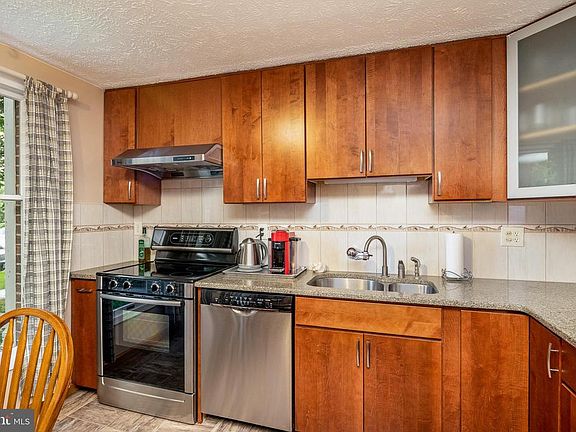 2nd image of 7526 Weatherby Dr