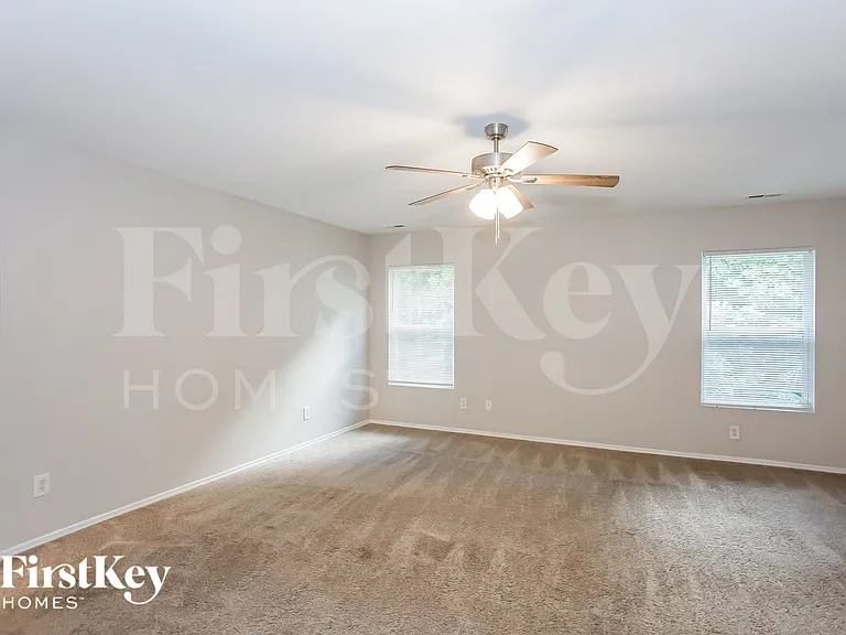 2709 Buckleigh Dr — Photo 8