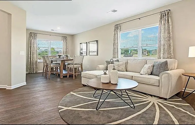 7104 N Mills Rd — Photo 32