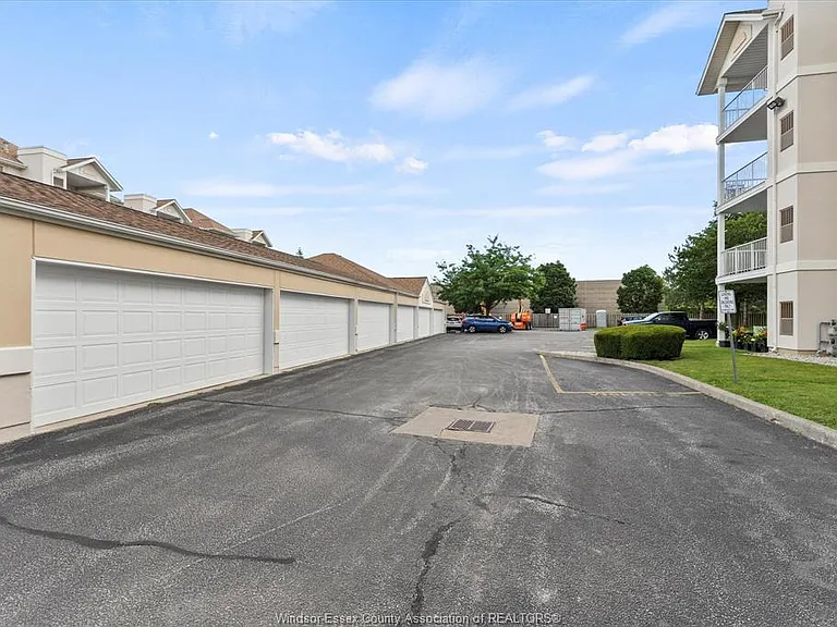 1547 Grand Marais Rd W #407 — Photo 30