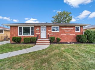 7297 Beresford Ave, Parma, OH