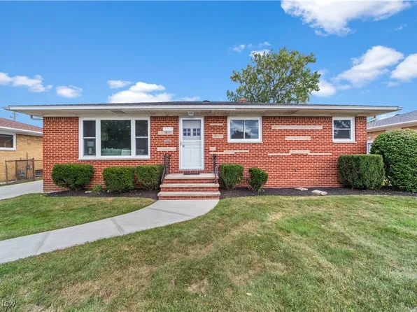 7297 Beresford Ave, Parma, OH 44130