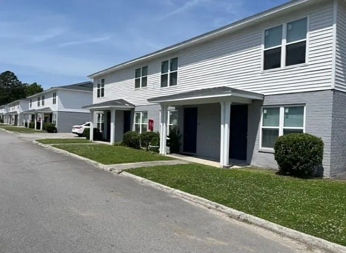 Tristan Townhomes — Photo 4