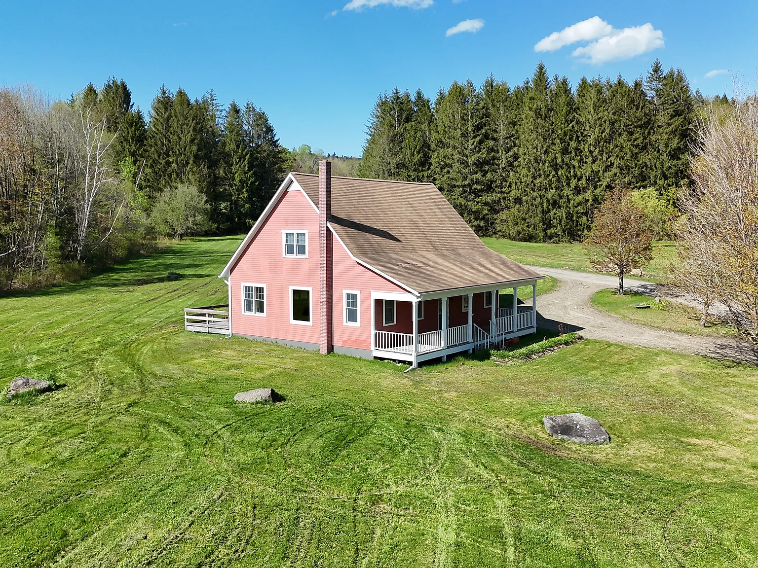 109 N Hollow Rd — Photo 3