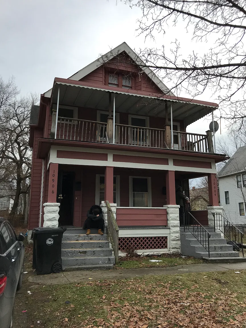10904 Tacoma Ave photo 1