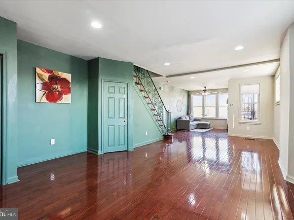 3816 J St, Philadelphia, PA 19124