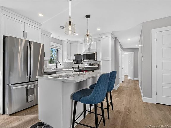 3rd image of 303 Chatellerault St