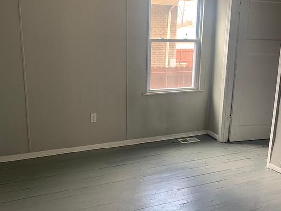 4th image of 1114 W 148th St #1F