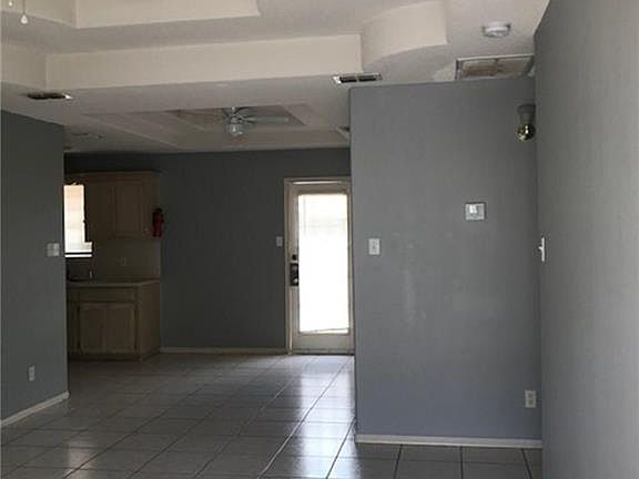 5th image of 700 Sandpiper Ave #3