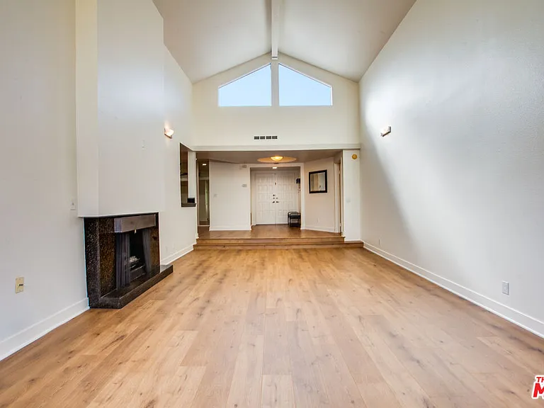 1531 Camden Ave #Penthouse 3 — Photo 3