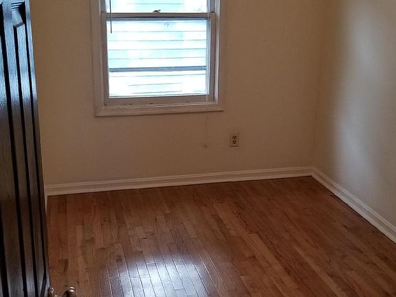 3rd image of 404 Dunmore St