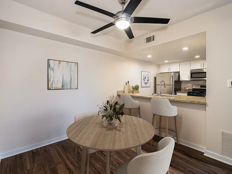 2 Bed, 2 Bath Dining Area